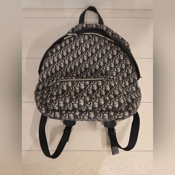 CD Backpack - Picture 7 of 10